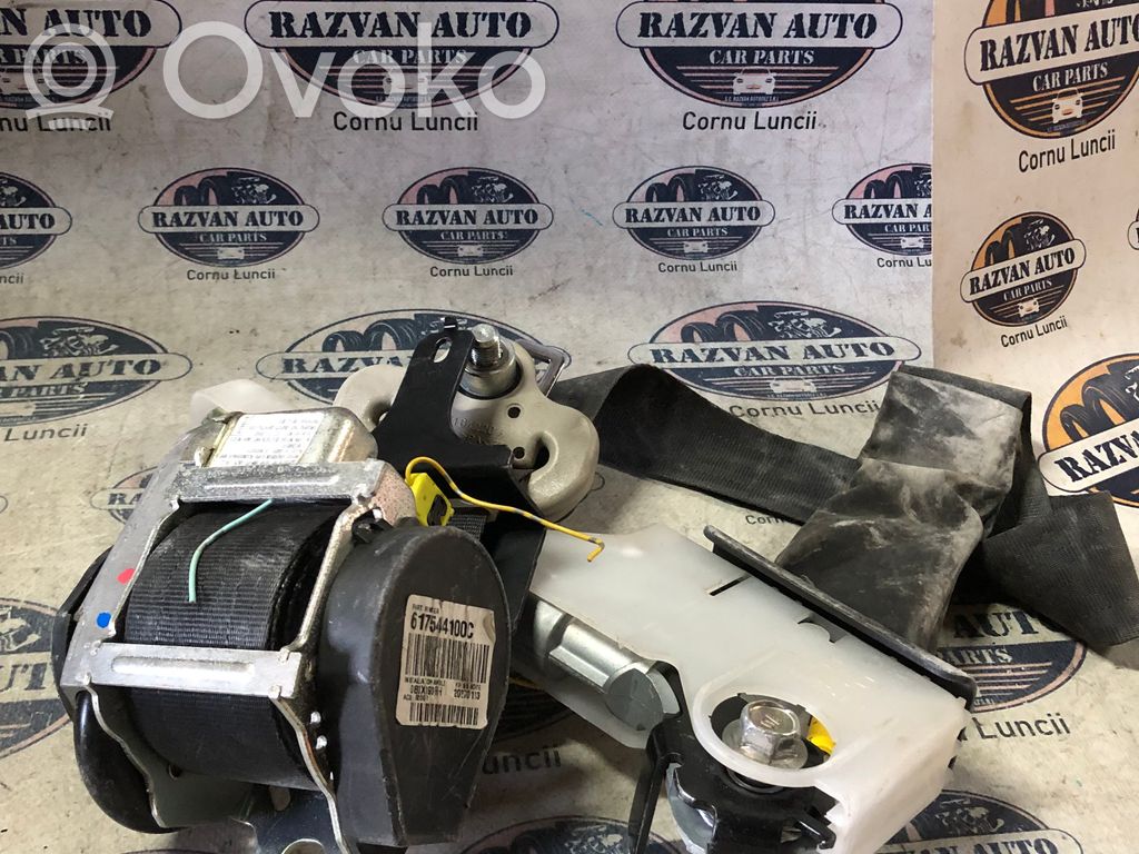 Nissan Juke I F15 Pas bezpieczeństwa fotela przedniego 