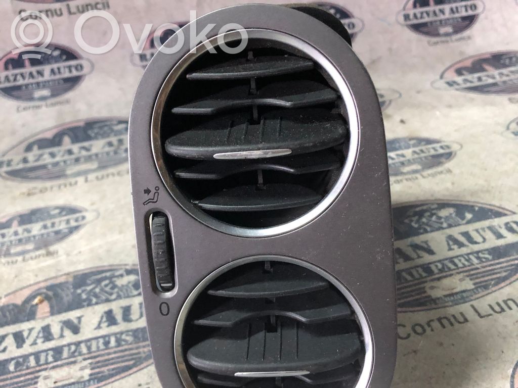Volkswagen Tiguan Dash center air vent grill 