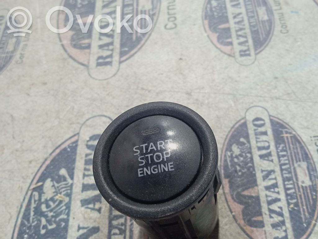 Mazda 3 Moottorin start-stop-painike/kytkin 