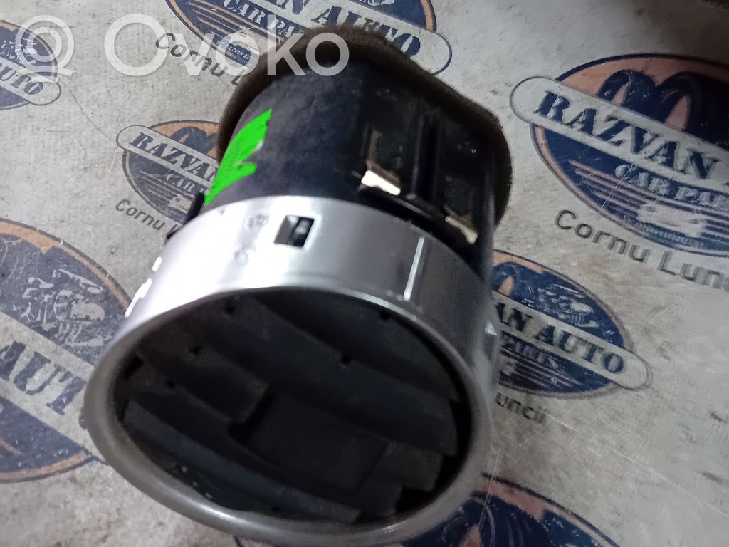 Seat Exeo (3R) Lüftungsgitter im Dach 