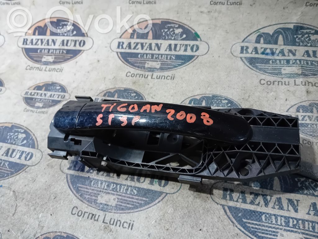 Volkswagen Tiguan Rear door exterior handle 