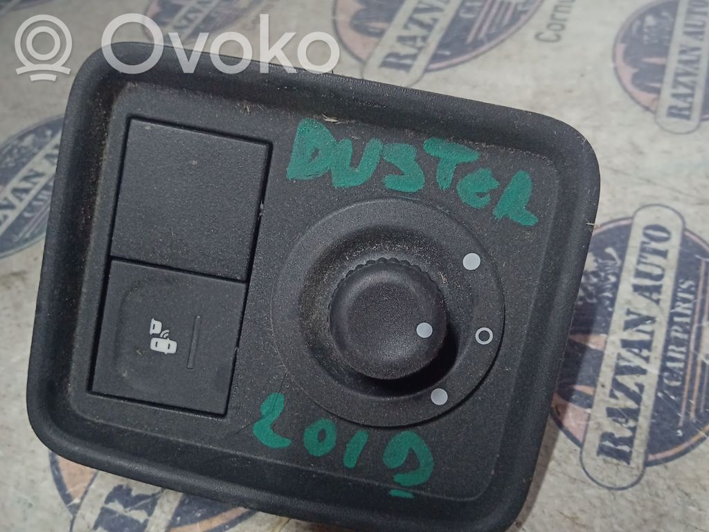 Dacia Duster Wing mirror switch 