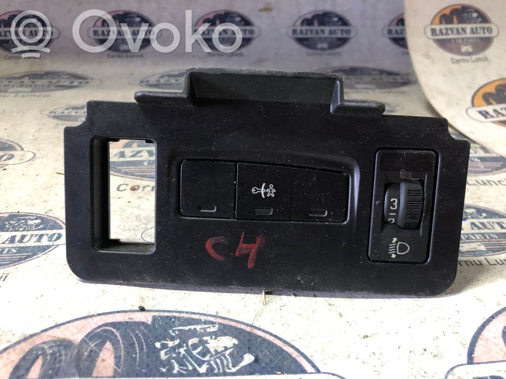 Citroen C4 X Przyciski / Przełącznik regulacji głośności 