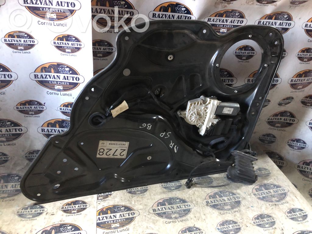 Volkswagen PASSAT B6 Rear door window regulator with motor 