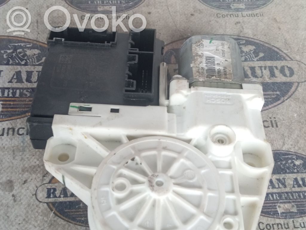 Volkswagen Jetta I Priekinio lango pakelėjo varikliukas 