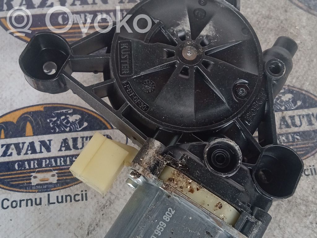 Audi A5 8T 8F Silnik regulatora szyby drzwi przednich 