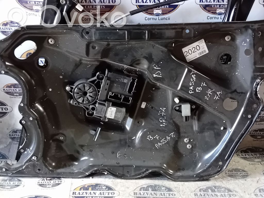 Volkswagen PASSAT B7 Front door window regulator with motor 