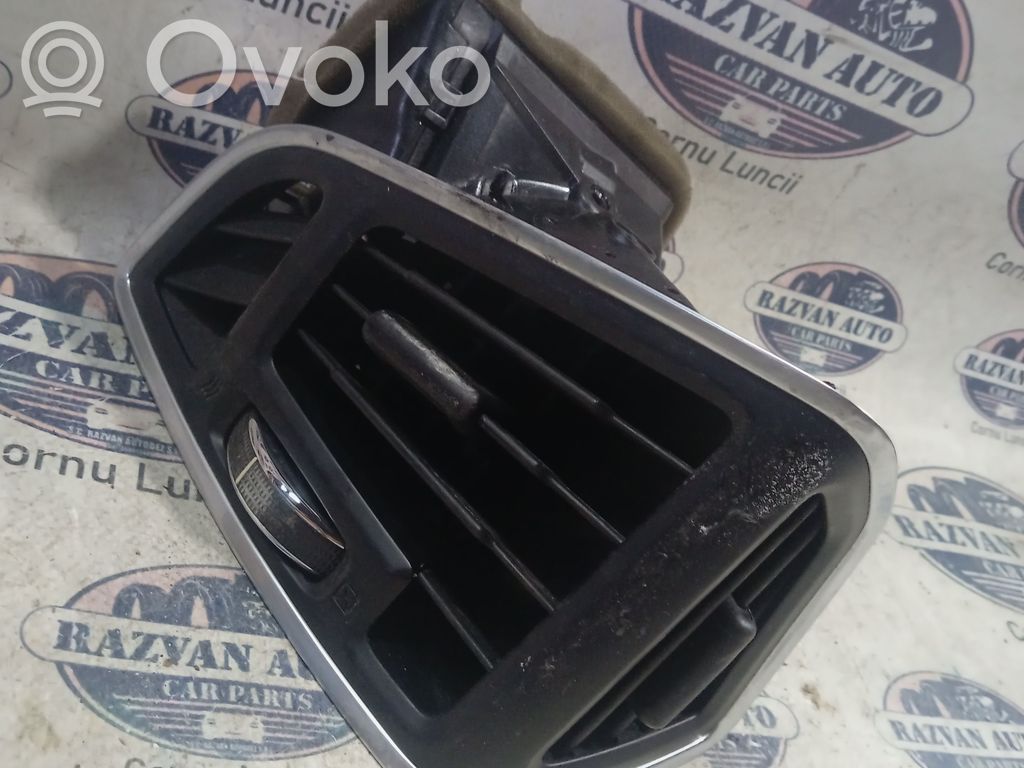 Ford B-MAX Dysze / Kratki środkowego nawiewu deski rozdzielczej 