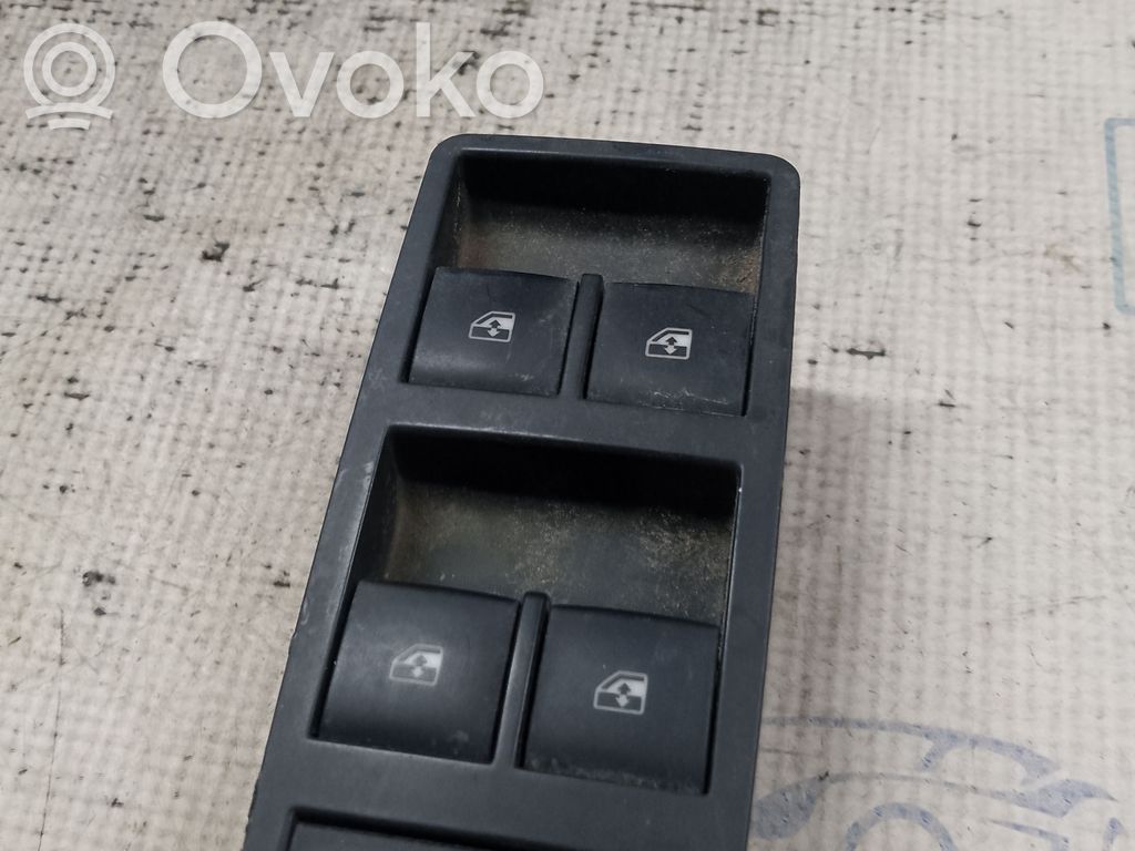 Vauxhall Insignia A Przyciski szyb 