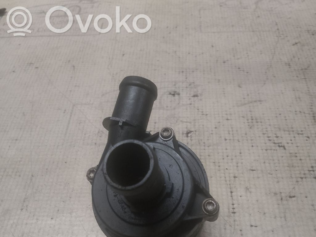 Volkswagen PASSAT B8 Fulie pompă apă 