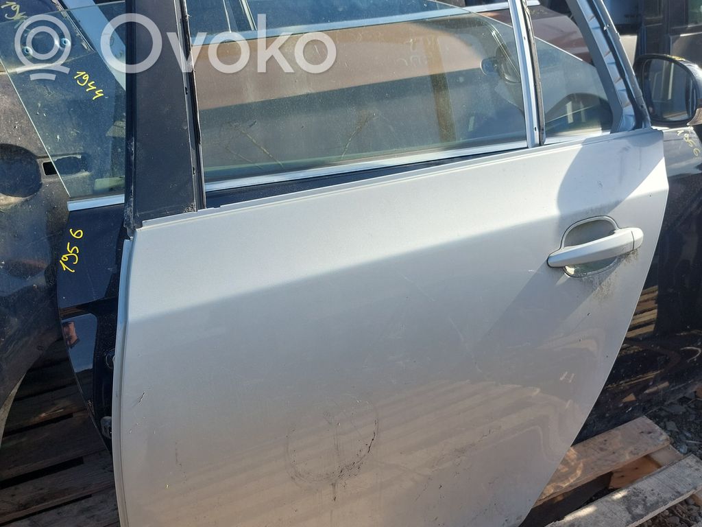Rear door   35310