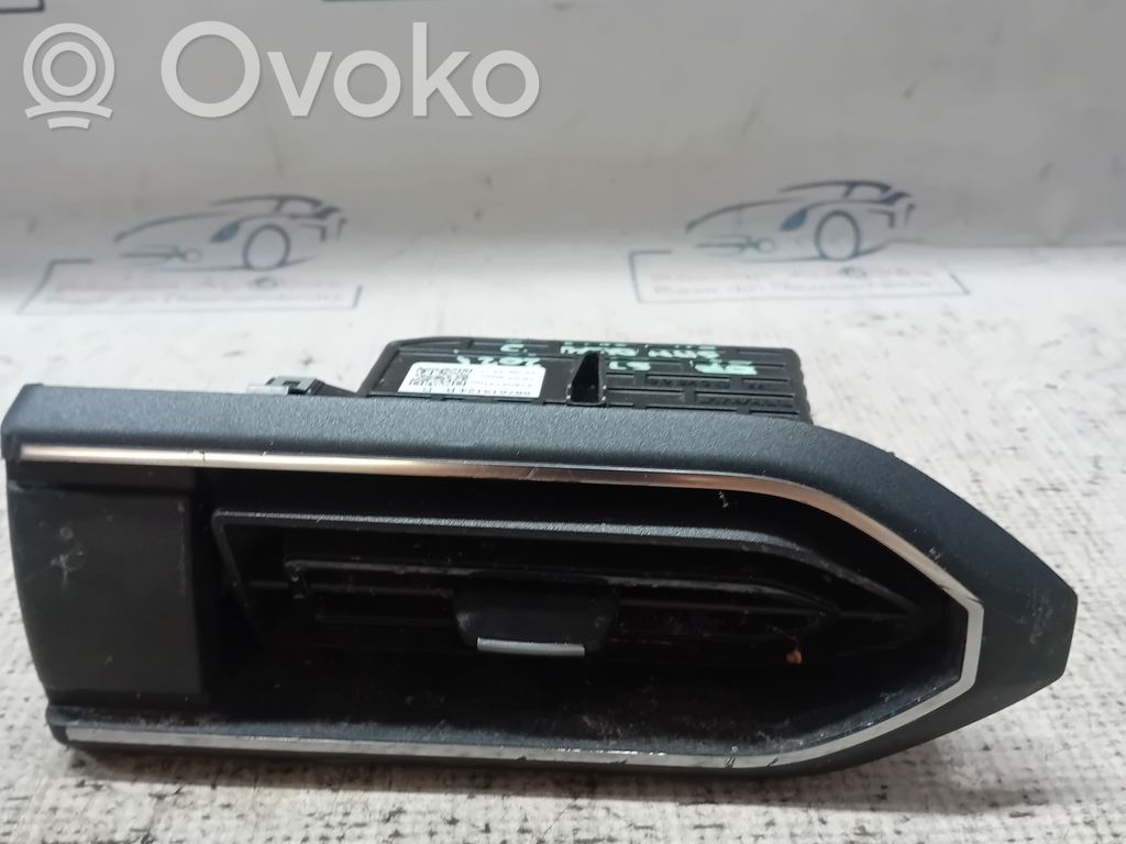 Dysze / Kratki środkowego nawiewu deski rozdzielczej   687619124R,687619124R