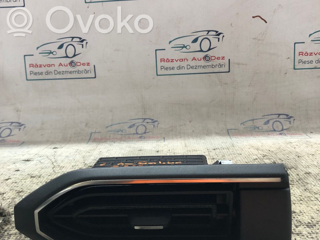 Dacia Sandero III Dysze / Kratki środkowego nawiewu deski rozdzielczej 