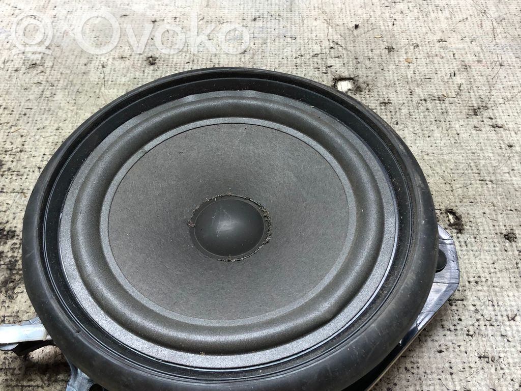Audi A4 S4 B5 8D Altavoz de la puerta trasera 