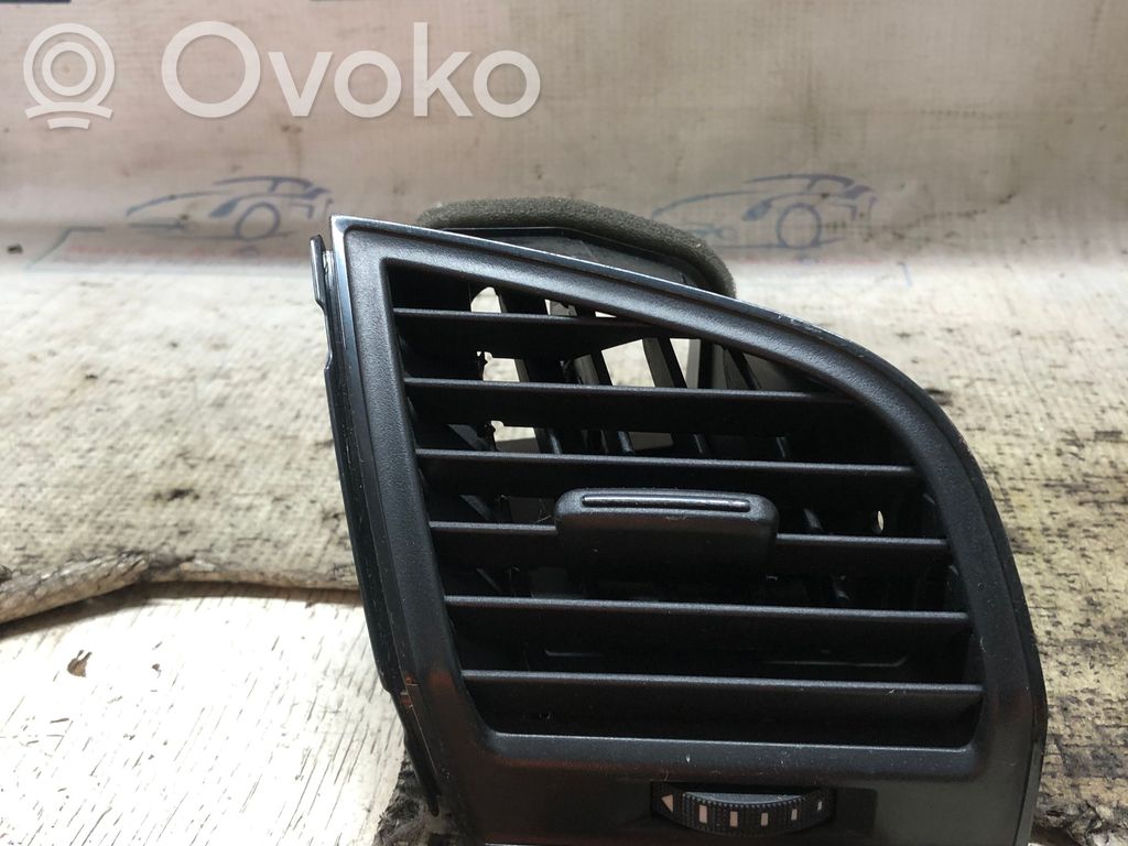 Skoda Fabia Mk3 (NJ) Centrinės oro grotelės 