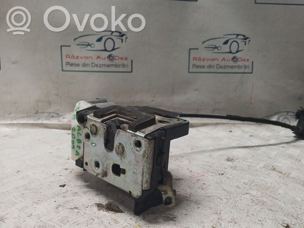 Fiat Albea Front door lock 