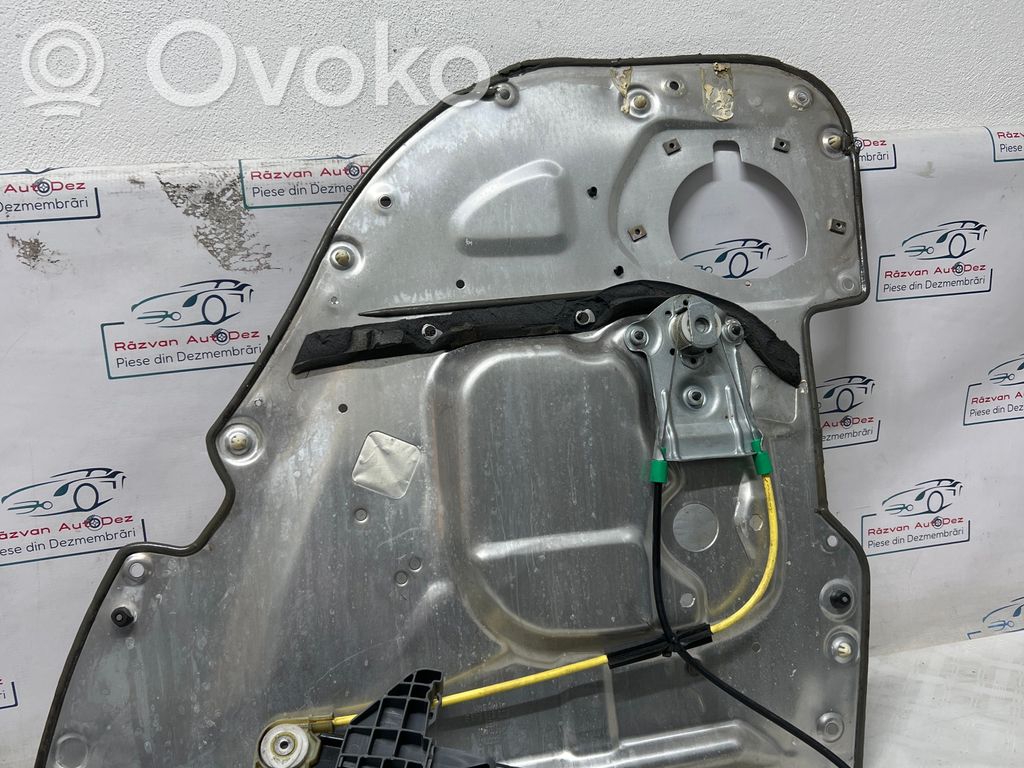 Regulador de puerta trasera con motor