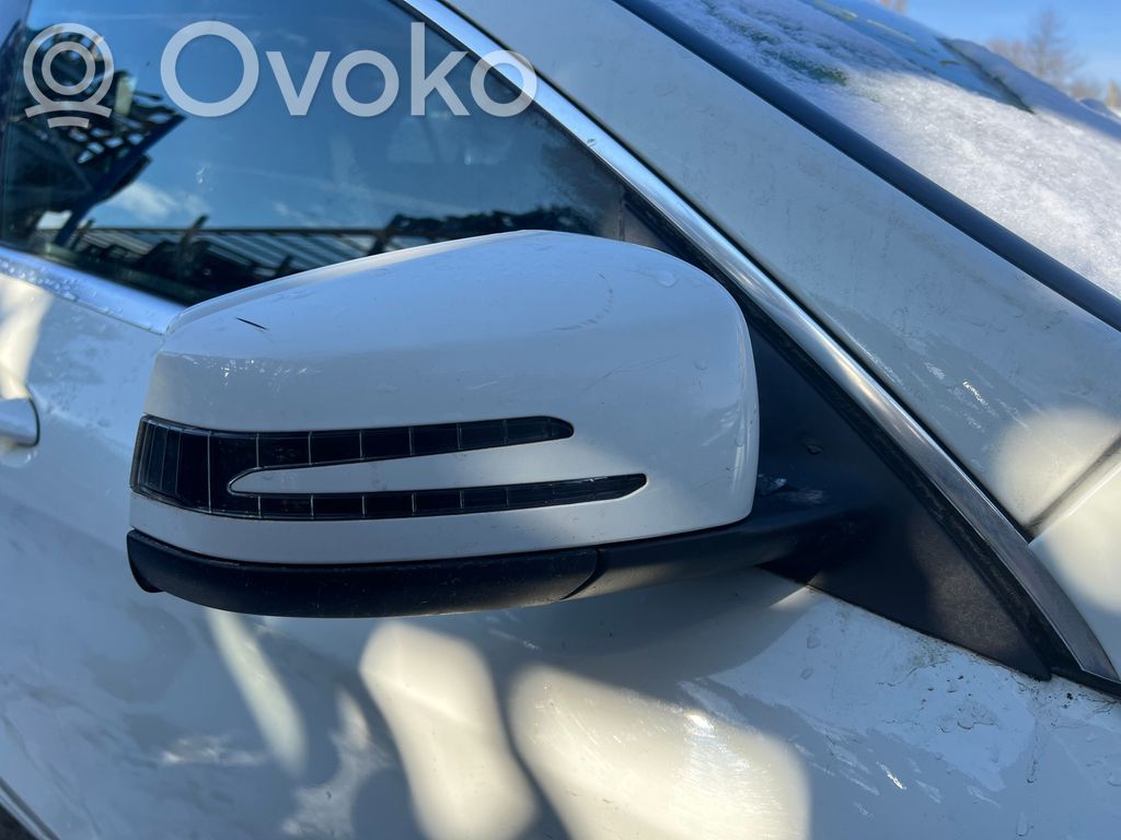 Mercedes-Benz CLA C117 X117 W117 Front door electric wing mirror 