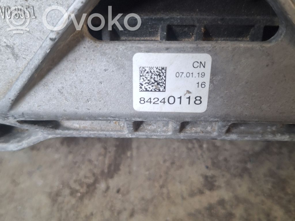 Engine mount bracket   84240118,84240118