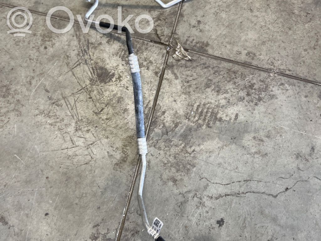 Audi A4 S4 B9 Conductă/furtun aer condiționat (A/C) 