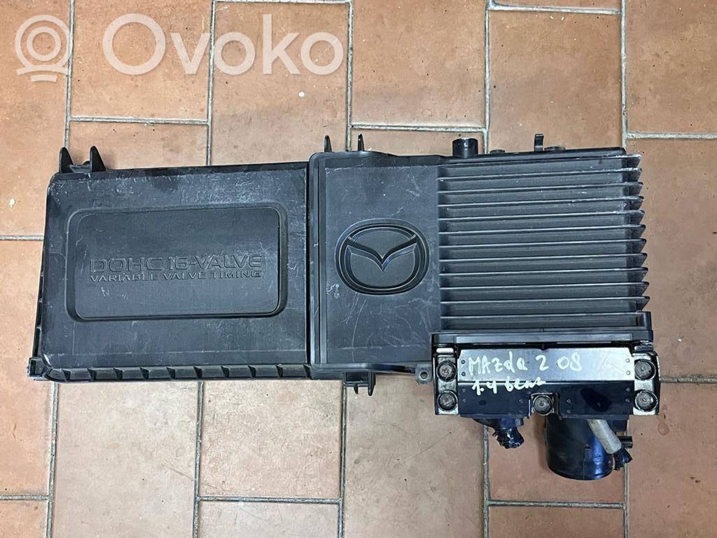 Mazda 2 Air filter box 