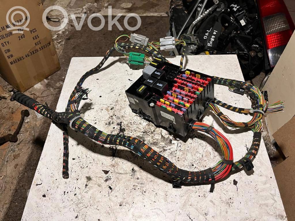 Ford Fiesta Skrzynka bezpieczników / Komplet 