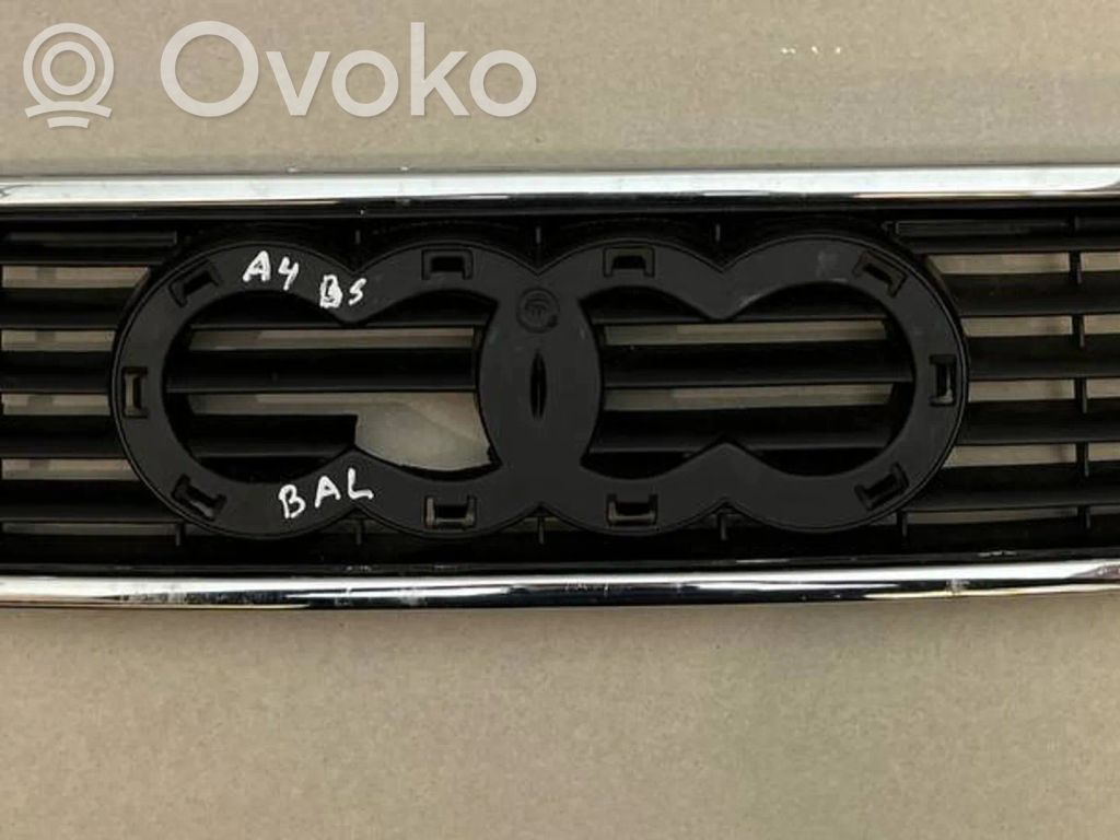 Audi A4 S4 B5 8D Etusäleikkö 