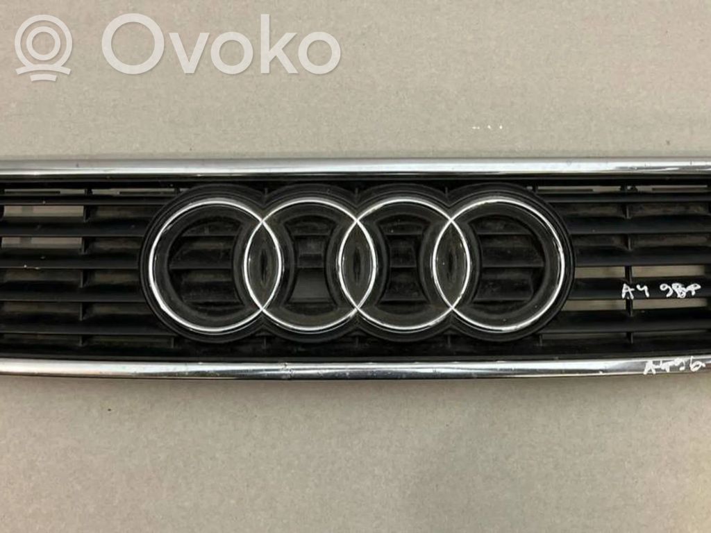 Audi A4 S4 B5 8D Etusäleikkö 
