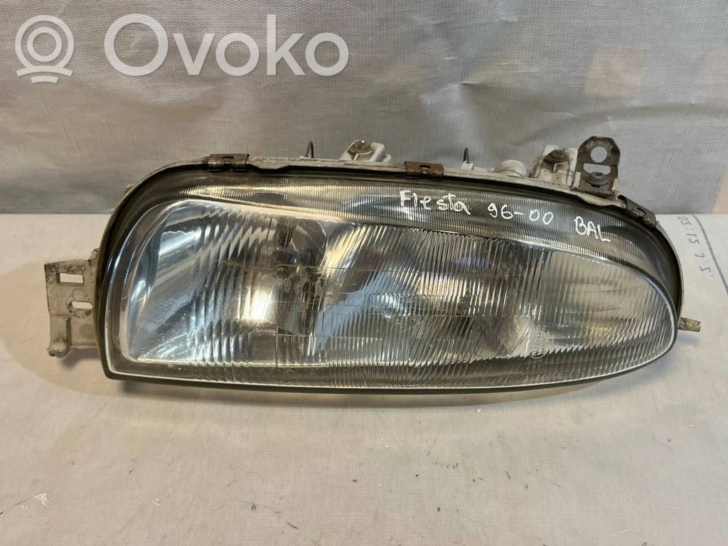 Ford Fiesta Headlight/headlamp 