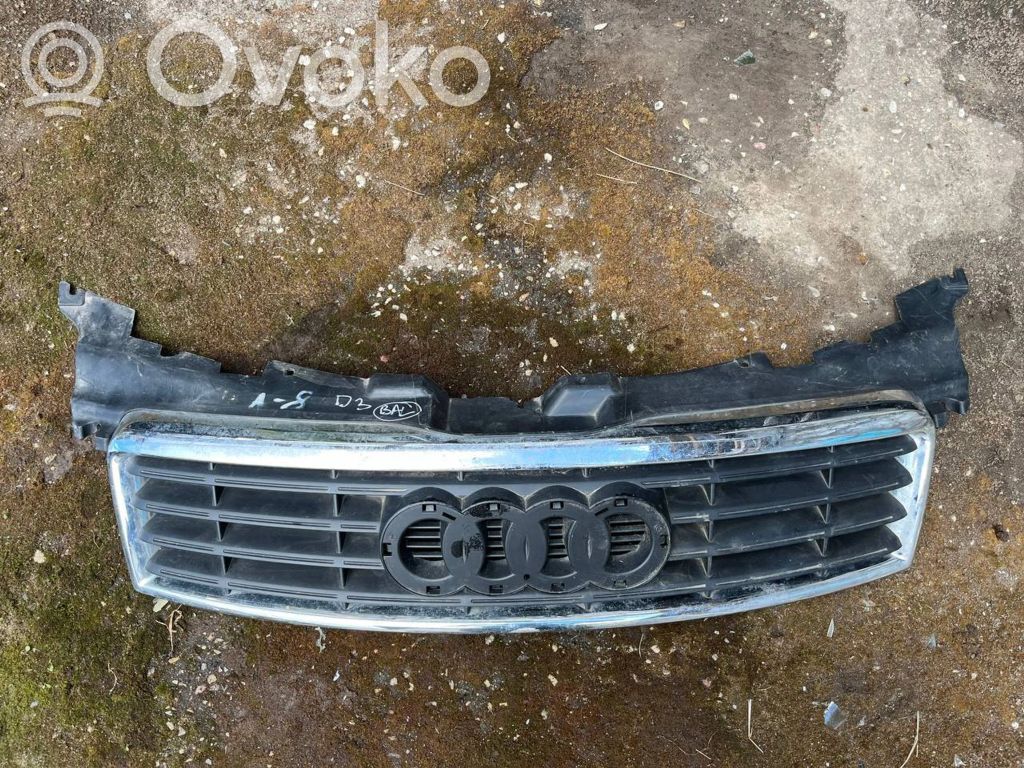 Audi A8 S8 D3 4E Grotelės priekinės 
