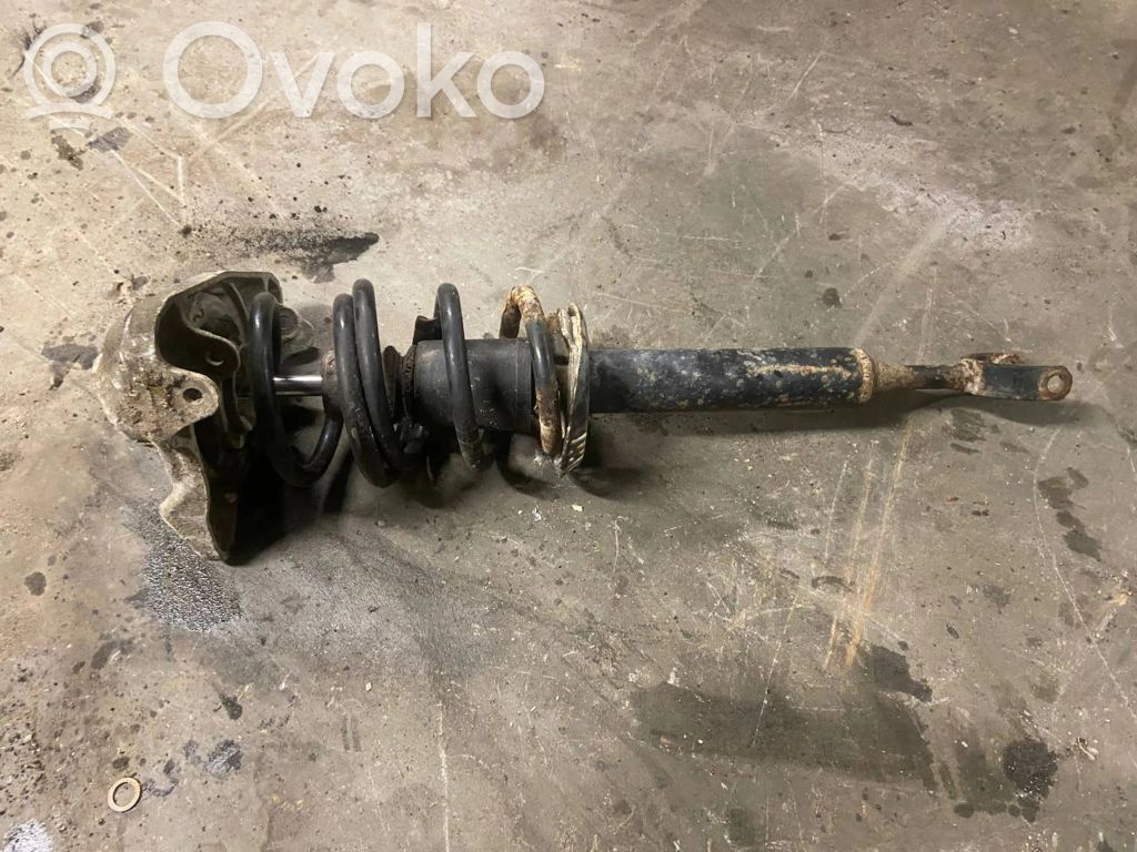 Audi A4 S4 B5 8D Priekinis amortizatorius su spyruokle 