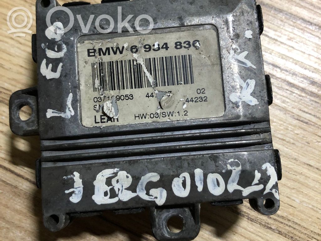 Unité de commande / module Xénon   6934836,44232,037109053