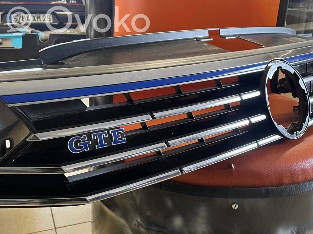 Volkswagen PASSAT B8 Maskownica / Grill / Atrapa górna chłodnicy 