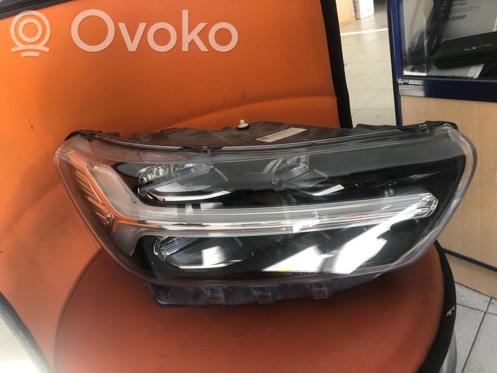 Volvo XC40 Scheinwerfer 