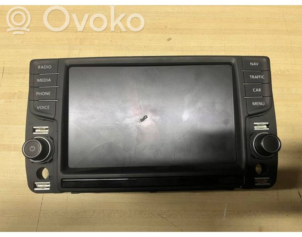 Volkswagen Golf VII Panel / Radioodtwarzacz CD/DVD/GPS 