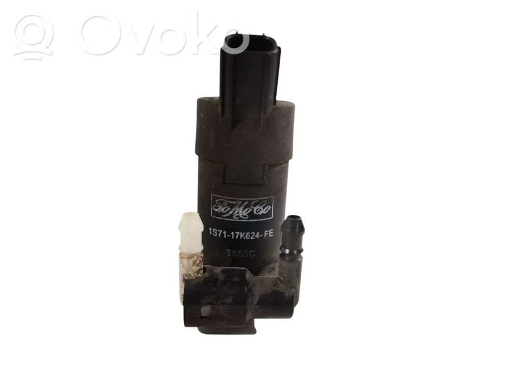 Volvo V50 Windscreen/windshield washer pump 