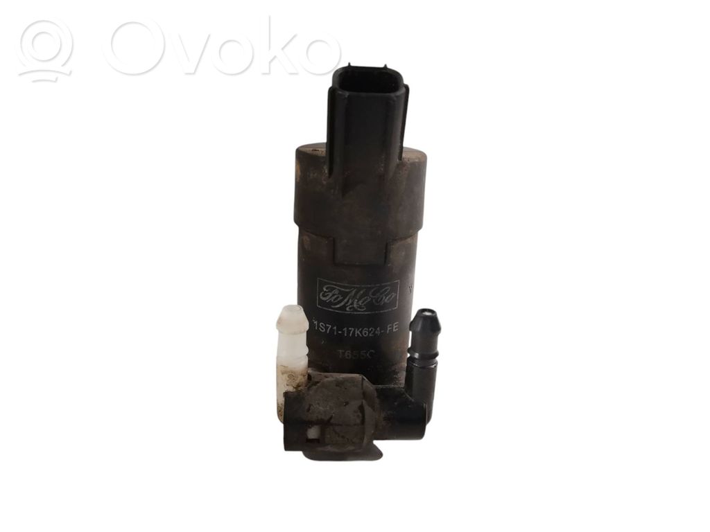 Volvo V50 Windscreen/windshield washer pump 