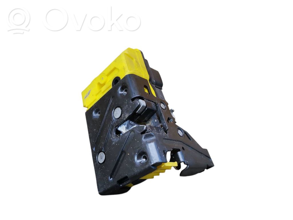 Volvo S60 Priekšpusē slēdzene 