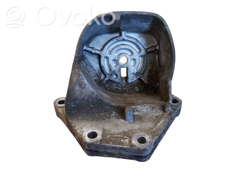 Volvo XC90 Gearbox mounting bracket 