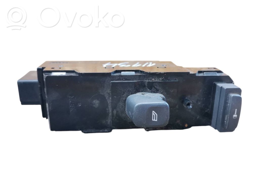Volvo V70 Electric window control switch 