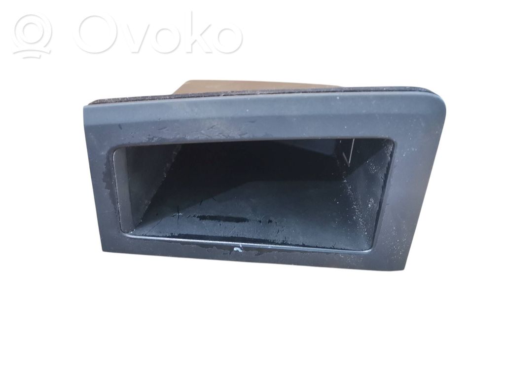 Volvo S60 plaukts 