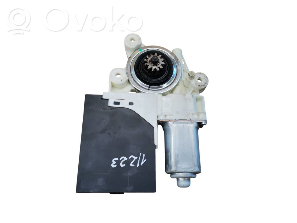 Volvo V50 Front door window regulator motor 