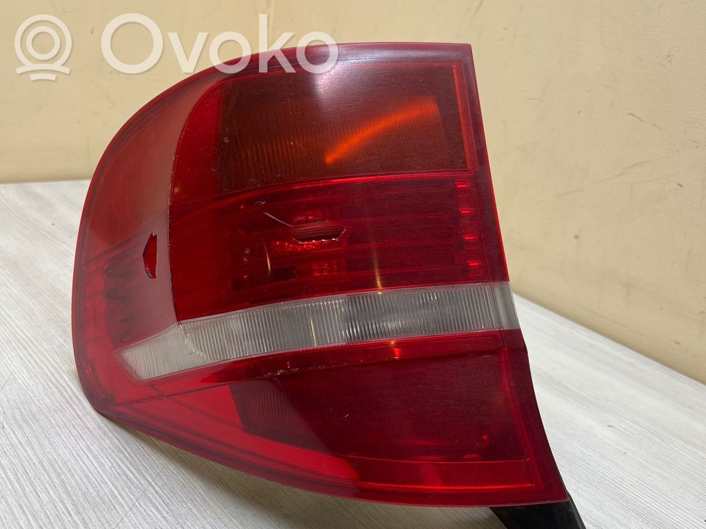 Rear/tail lights   7200818