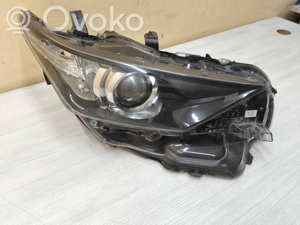 Toyota Auris E180 Scheinwerfer 