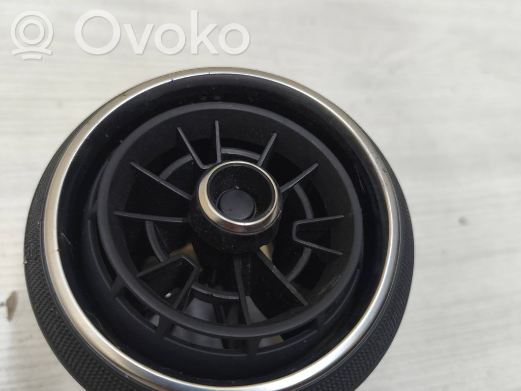 Audi Q2 - Moldura protectora de la rejilla de ventilación lateral del panel 