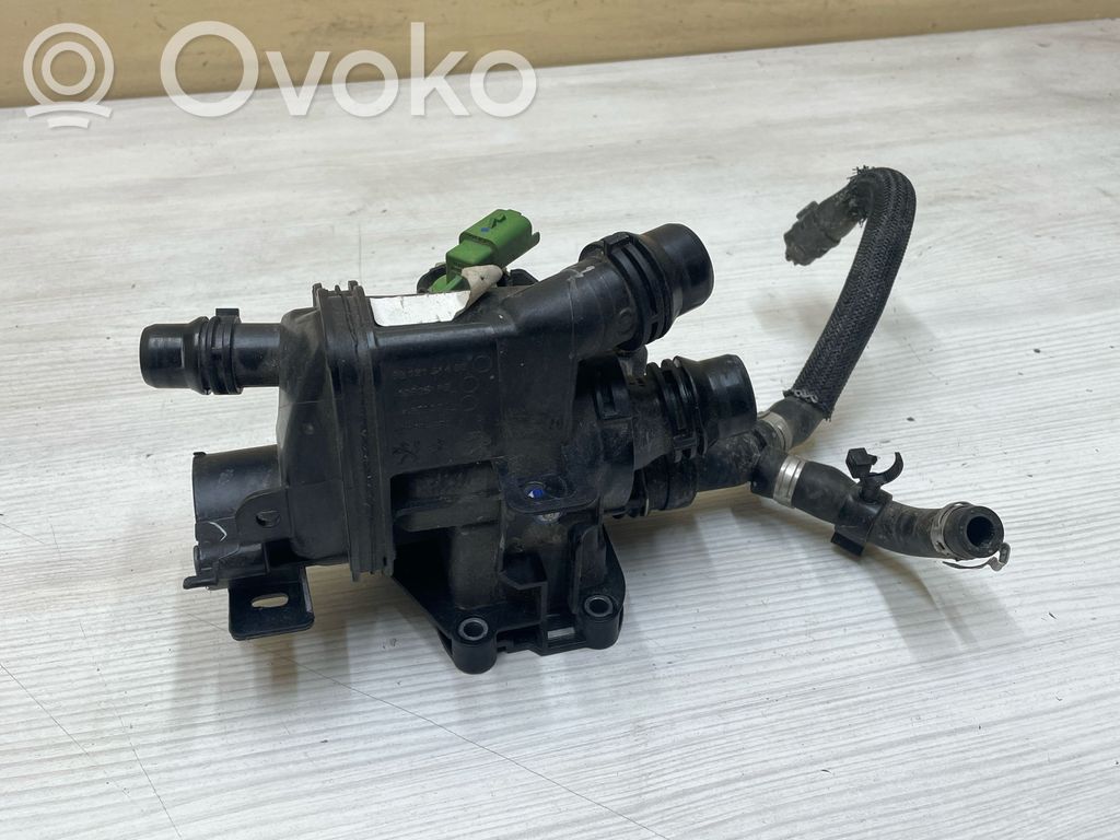 Peugeot 2008 II Termostat / Obudowa termostatu 