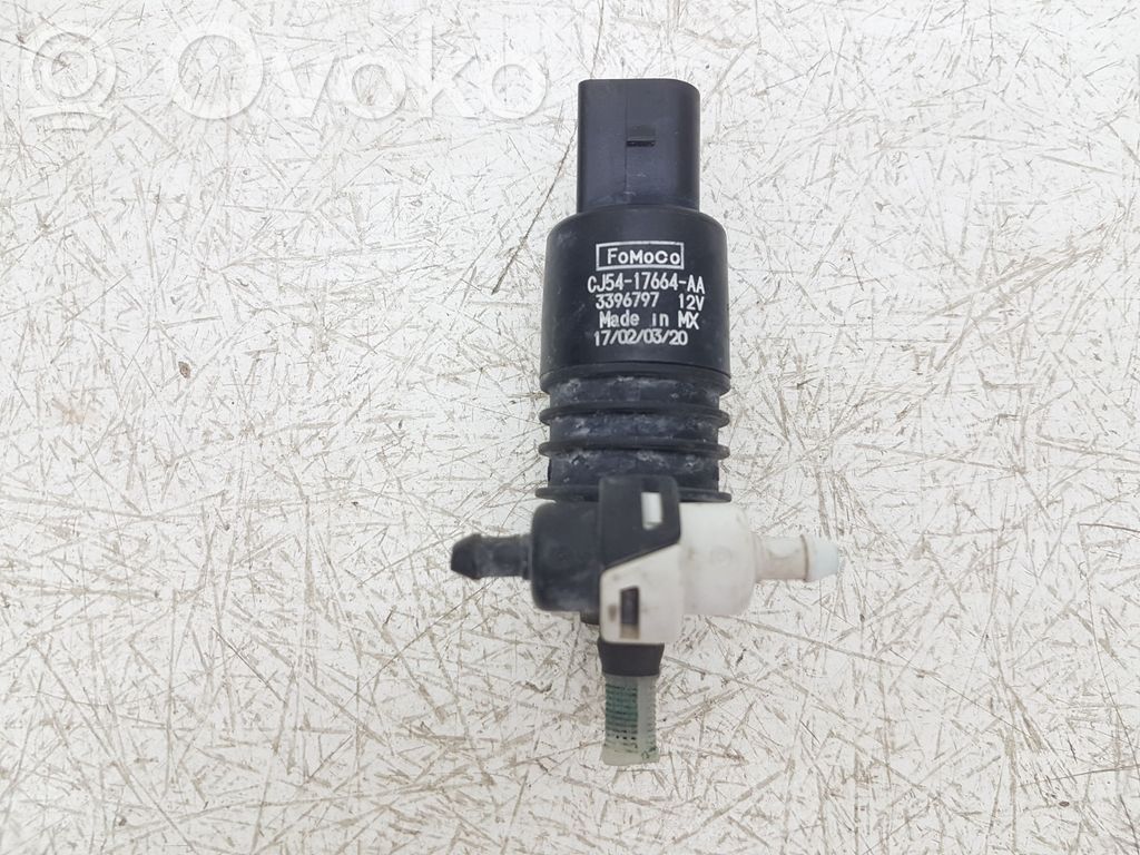 Ford Escape III Windscreen/windshield washer pump 
