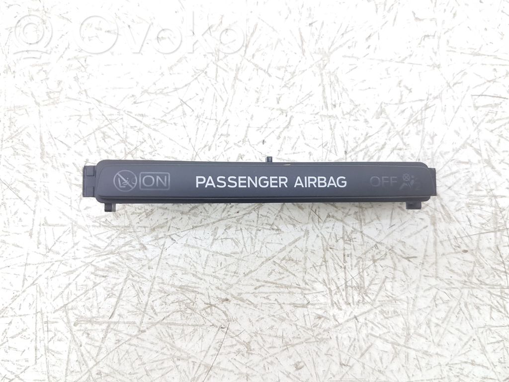 Ford Escape IV Passenger airbag on/off switch 