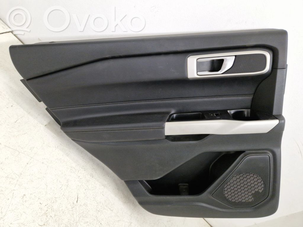 Ford Explorer VI Boczki / Poszycie drzwi tylnych 