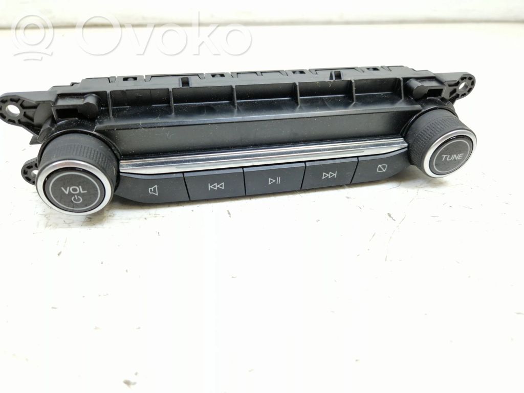 Ford Escape IV Garso reguliavimo jungtukas 